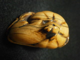 middle Edo period pumpkin and mouse netsuke４