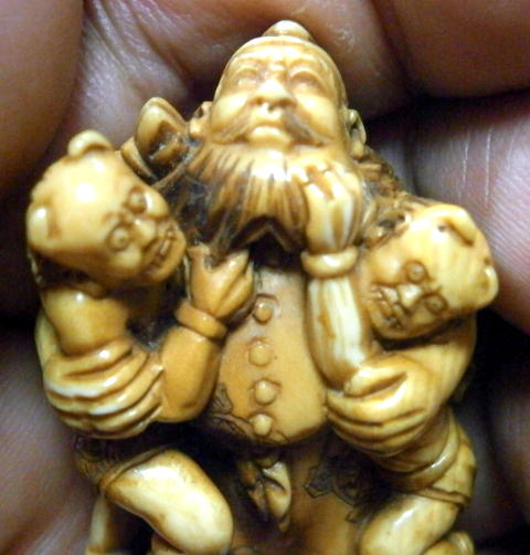 SHOKI THE DAMON KILLER AND TWO GOBLIN NETSUKE JPG06