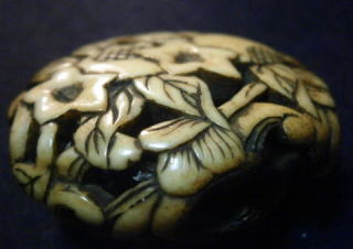 ryusa manjyu netsuke egg plant EDO ERA 6